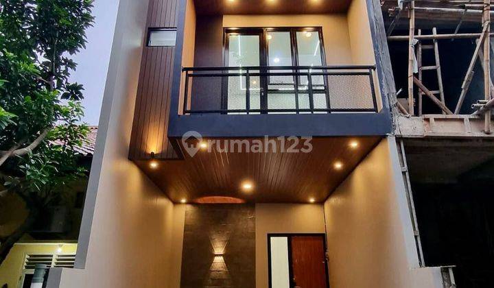 Di jual rumah dalam komplek di jakarta selatan dekat toll 1