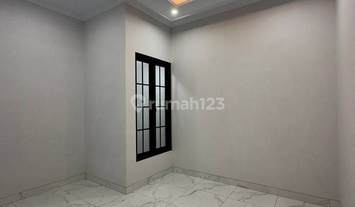 Rumah 2 Lantai plus rooftop Bagus SHM di pasar minggu 2