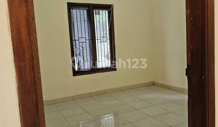 Rumah Bagus siap huni dekat pintu tol desari 2