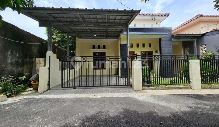 Rumah Bagus siap huni dekat pintu tol desari