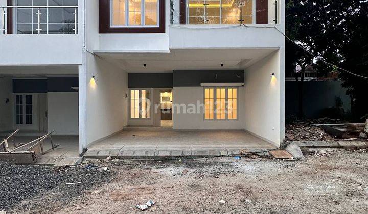 Rumah 2 Lantai Bagus Siap Huni di Jagakarsa Jakarta  1