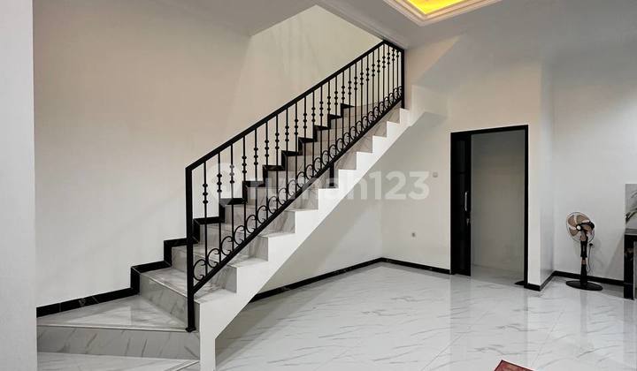 Rumah 2lantai.bagus Dekat Pintu Tol Sawangan 