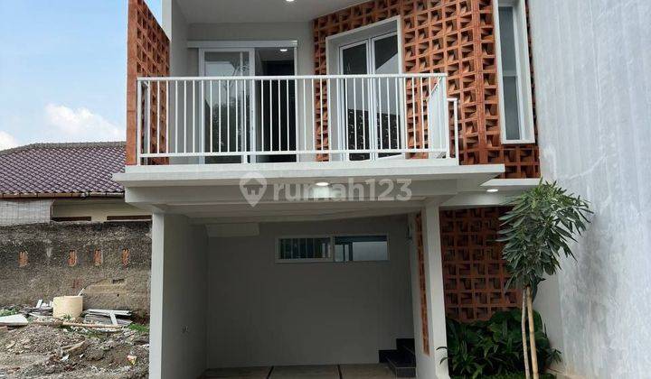 Rumah 2 Lantai Bagus Unfurnished SHM di Jl Raya M Kahfi 1, Jakarta Selatan 1