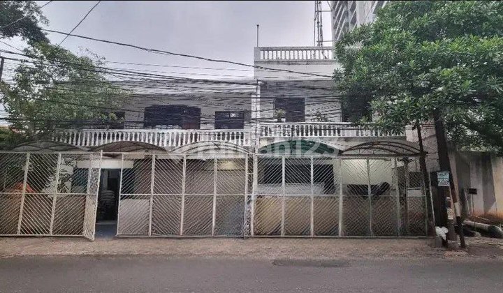 Rumah Secondary Terawat di Menteng Jakarta Pusat