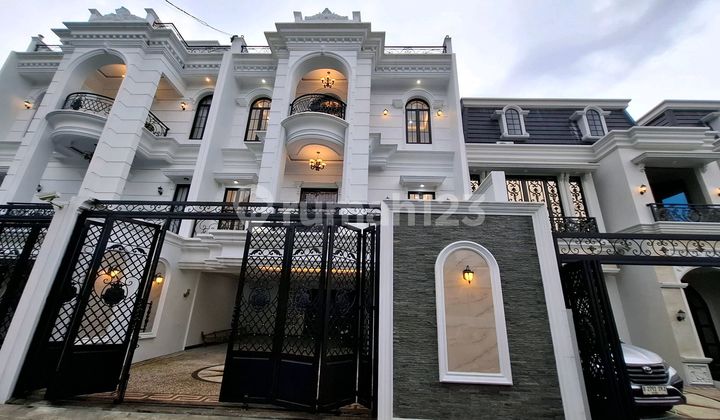 Rumah Bagus 3.5 Lantai Siap Huni Dekat Pintu Tol Cilandak Jakarta Selatan  1