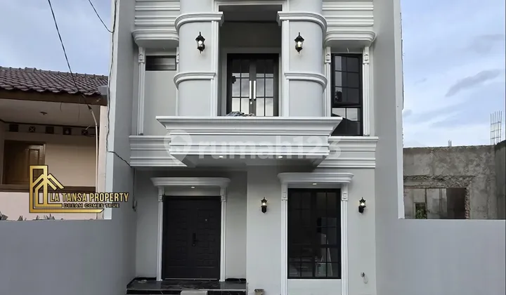 Rumah Siap Huni.mewah Desain Amerikan Clasik Di Jagakarsa Rumah Siap Huni.mewah Desain Amerikan Clasik Di Jagakarsa