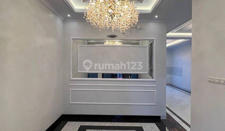 Rumah 4 Lantai Siap Huni Private Kolam Renang di Jak Sel 2