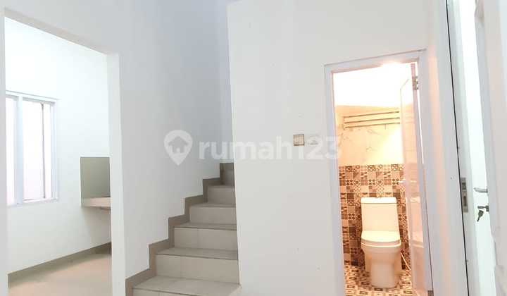 Rumah Siap Huni Di Jalan Utama Dekat Pintu Tol Brigift Jakarta  2