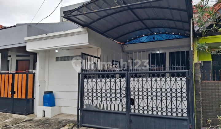 For Rent Nice House in Taman Harapan Baru Bekasi City (D0138)