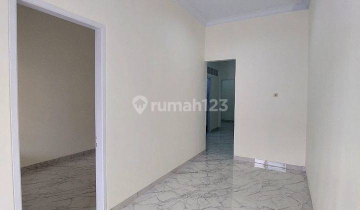 Rumah Bagus Unfurnished di Harapan Indah Bekasi , Bekasi H0760 2