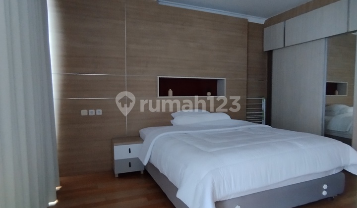 Year-end Deal! Residence 8 Senayan Apartment