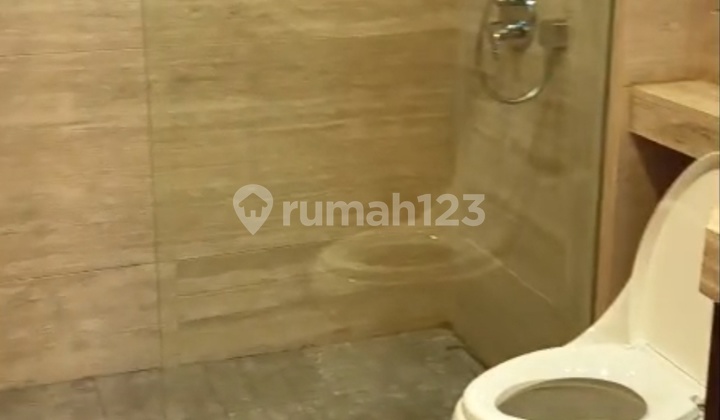 Luxury Ready-to-Occupy Apartment in SCBD, Senopati District 8, 4 Bedrooms 2