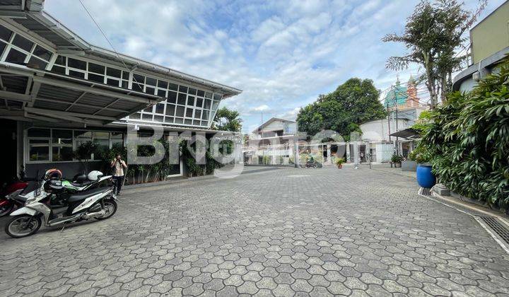 GEDUNG FUTSAL DAN GEDUNG KANTOR KEBON JERUK JAKARTA BARAT LOKASI STRATEGIS DAN RAMAI 2