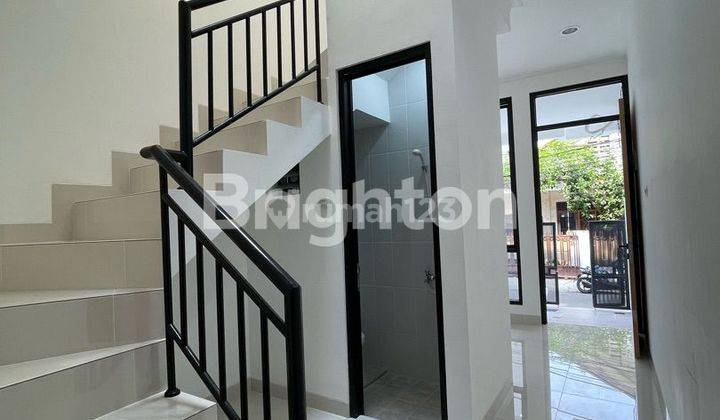 RUMAH BARU KEDOYA 3 LANTAI DESAIN MODERN MINIMALIS TOWN HOUSE MINI CLUSTER LOKASI SELANGKAH UNIVERSITAS ESA UNGGUL ROW JALAN SANGAT LEBAR 2