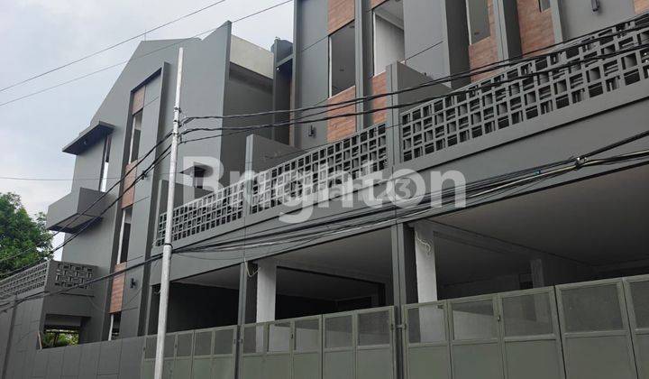 RUMAH 3 LANTAI DURI KEPA SIAP HUNI DESAIM MINIMALIS MODERN ROW JALAN 2 MOBIL  STRATEGIS 1