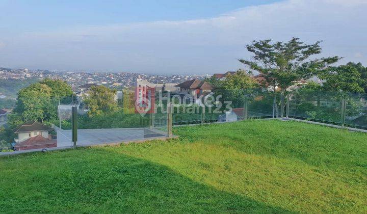 Rumah Mewah dengan Kolam Renang Pribadi @ daerah GajahMungkur dekat Akpol 2