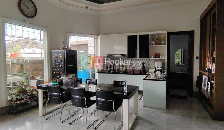 Rumah 2 Lantai Bagus Furnished SHM dekat Simpang Lima 2