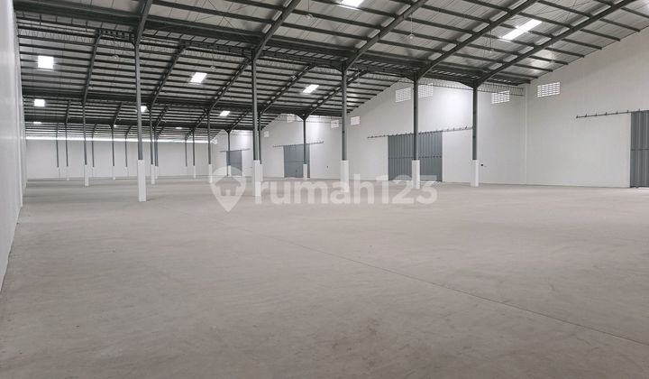 Gudang Bagus dan Terawat dengan Area Parkir Luas di Kic Gatsu 1