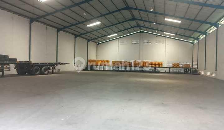 Gudang Siap Pakai untuk Simpan dan Industri di Kic Gatsu 1