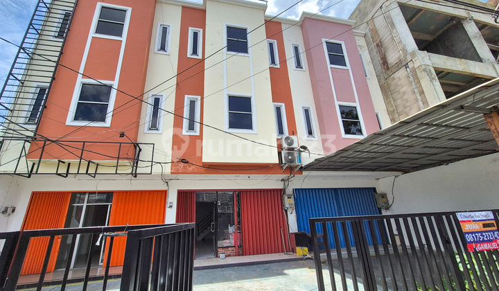 Ruko, 3 Lantai Gandeng 3 Unit Hadap Jalan Karawaci Tangerang