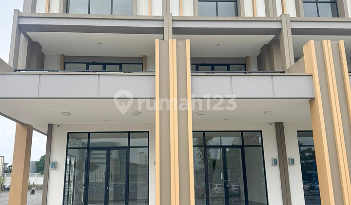 Ready to Occupy Attached Shophouse Illago 3 Floors Gading Serpong
