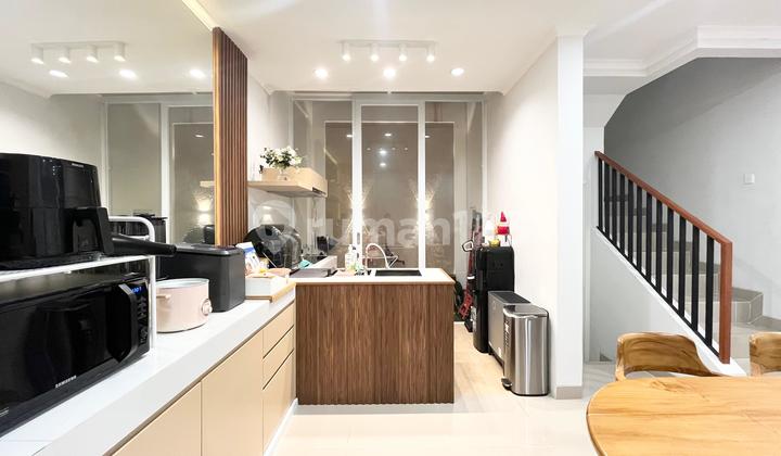 Rumah, 2 Lantai Samping Taman Agnesi Summarecon Serpong