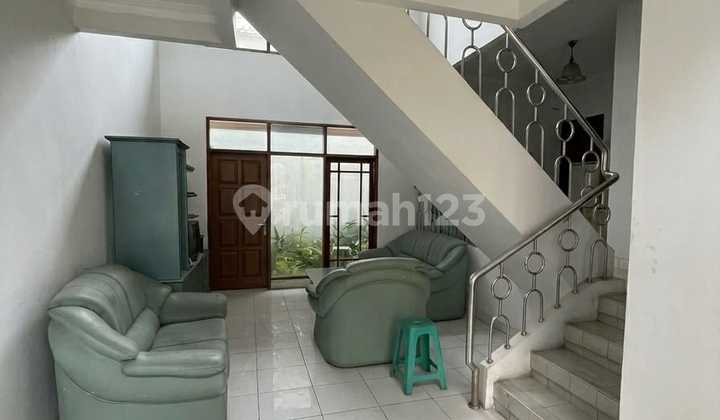 Rumah, 2 Lantai, SHM, Dekat Pusat Perbelanjaan Modernland Tangerang Rumah, 2 Lantai, SHM, Dekat Pusat Perbelanjaan Modernland Tangerang