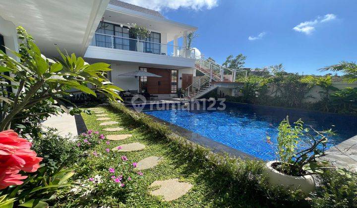 Villa Mewah 8 BR Lokasi Private Dan Tenang Di Nusa Dua 2