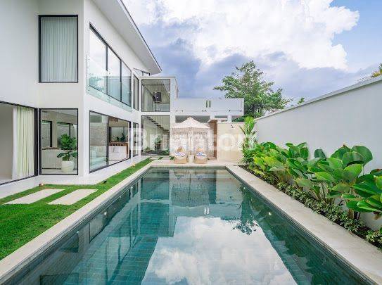 MODERN LUXURY VILLA 4 BR PREMIUM LOCATION IN SEMINYAK 2