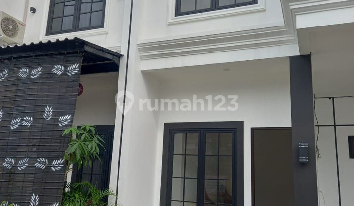 HOUSE IN CISALAK, NEAR HERMINA HOSPITAL AND SENTRA MEDIKA HOSPITAL