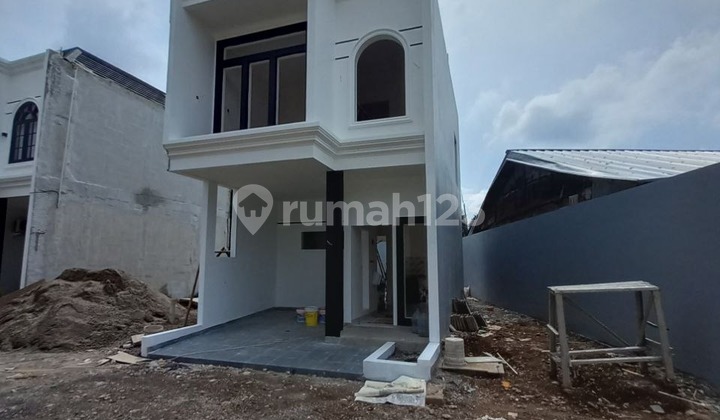 Rumah 2 Lt Akses 2 Mobil di Depok. Dekat Margo City & Tol. Rumah 2 Lt Akses 2 Mobil di Depok. Dekat Margo City & Tol.