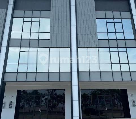 Disewakan Ruko Soho Orchard 8 X 18 Meter Harga 450 Juta Per Tahun