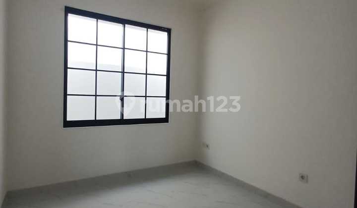 Disewakan Rumah Pik2 Bukit Nirmala 6X15 Std Dev 125Jt/Thn Kosongan Nego 2
