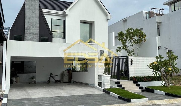 House, 2 Floors Clown Hill Estate Batam Centre 2