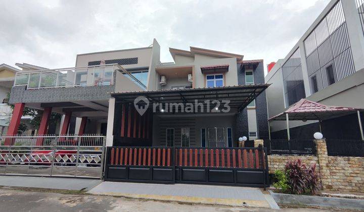 Rumah 2 Lantai Sudah Renovasi HGB di Duta Plamo Residence, Batam 2