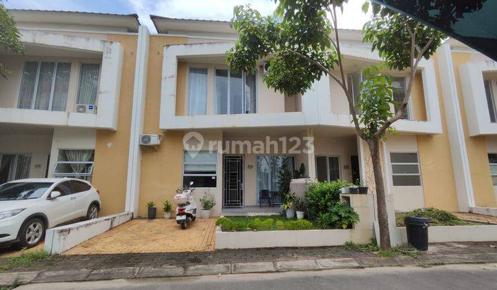 Rumah 2 Lantai Bagus Unfurnished HGB di Monde Residence, Batam 1