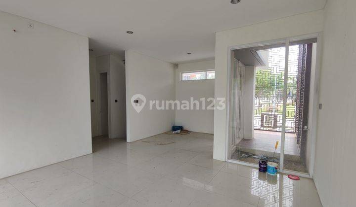 Rumah 3 Lantai Baru Unfurnished HGB di Citraland Megah, Batam 2