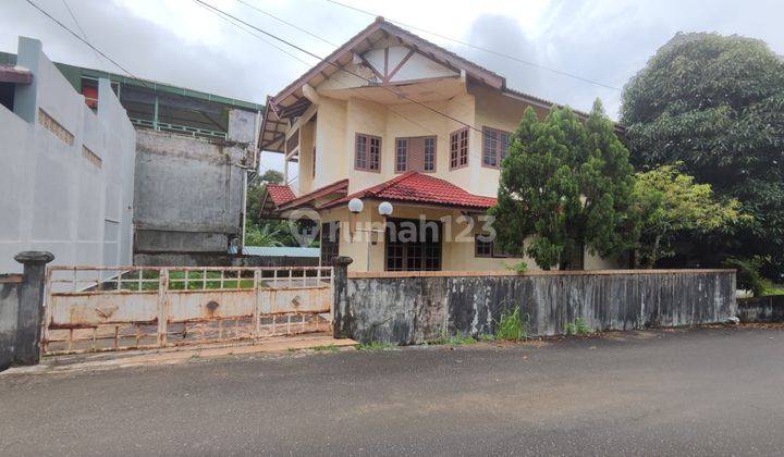 Rumah 2 Lantai Butuh Renovasi HGB di Villan Park, Batam 2