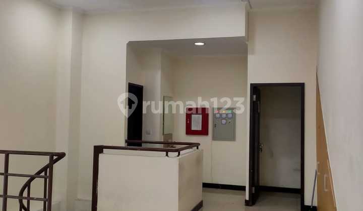 Ruko Kebayoran Icon Unit E. Kebayoran Lama, Cipulir, Jakarta Selatan  2