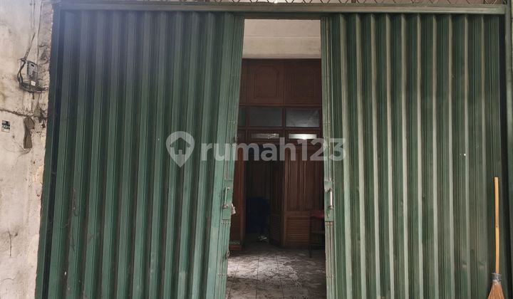 For Rent 3-Story Shop House on Jalan Besar Cipulir 2
