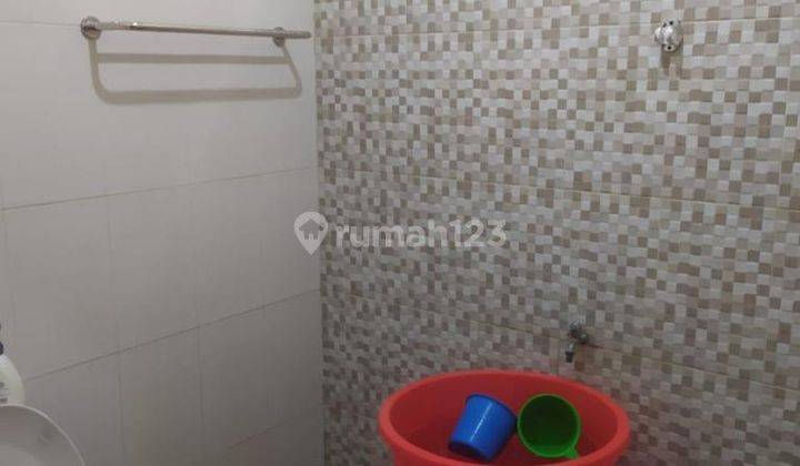 Dijual rumah nyaman di Perum Harapan Jaya Jl Jayawijaya SHM Timur 8