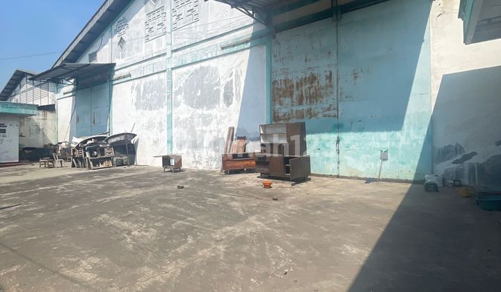 ONLY BUYER, Margomulyo Warehouse, Ready to Use, Former Ceramic Warehouse ONLY BUYER, Margomulyo Warehouse, Ready to Use, Former Ceramic Warehouse