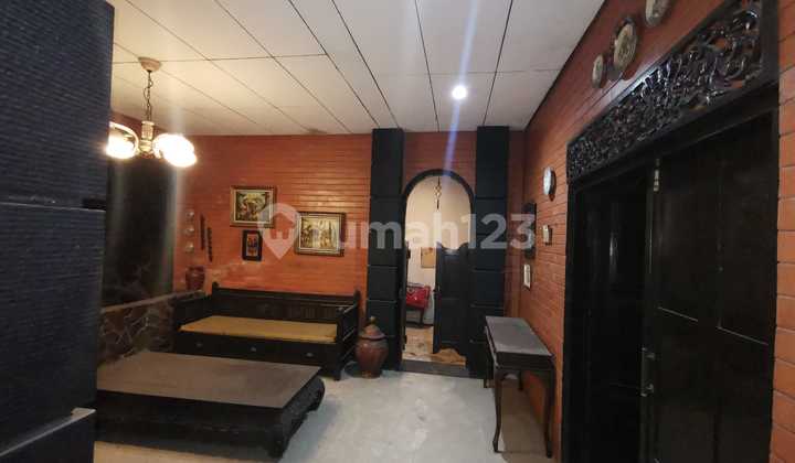 Rumah Ciliwung 2 Lantai Tengah Kota, Dekat Ke Pusat Bisnis Dan Kuliner