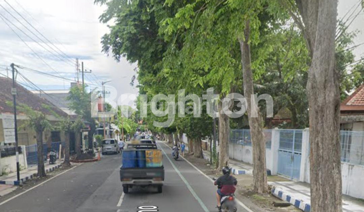RUMAH HITUNG TANAH DI TENGAH KOTA BANYUWANGI LOKASI SANGAT STRATEGIS 1