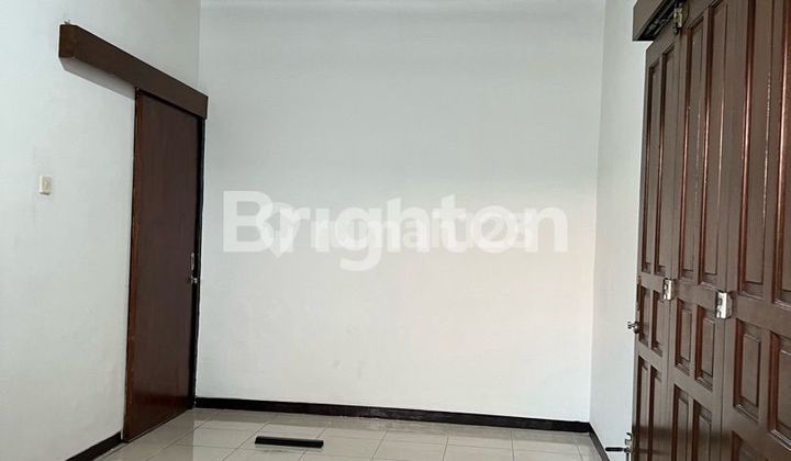 Rumah Terawat One Gate System Lebak Indah dekat ke jalan Kenjeran, MERR, RS & Kampus C, Pakuwon City Mall, Galaxy Mall Rumah Terawat One Gate System Lebak Indah dekat ke jalan Kenjeran, MERR, RS & Kampus C, Pakuwon City Mall, Galaxy Mall