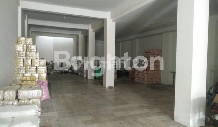 RUKO 3 JEJER DI RAYA TEMBOK DUKUH LOKASI TENGAH KOTA DEKAT PUSAT BISNIS/PERDAGANGAN SURABAYA