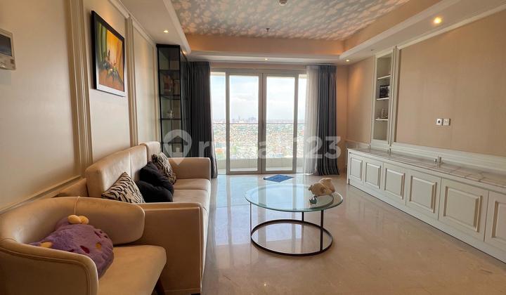 ONE ICON RESIDENCE, 18TH FLOOR, PRIVATE LIFT CONNECTS TO TUNJANGAN PLAZA, SURABAYA CITY ONE ICON RESIDENCE, 18TH FLOOR, PRIVATE LIFT CONNECTS TO TUNJANGAN PLAZA, SURABAYA CITY