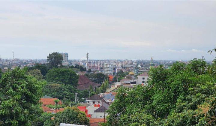 Rumah dengan View Semarang Kota di Jalan Kawi Semarang 1