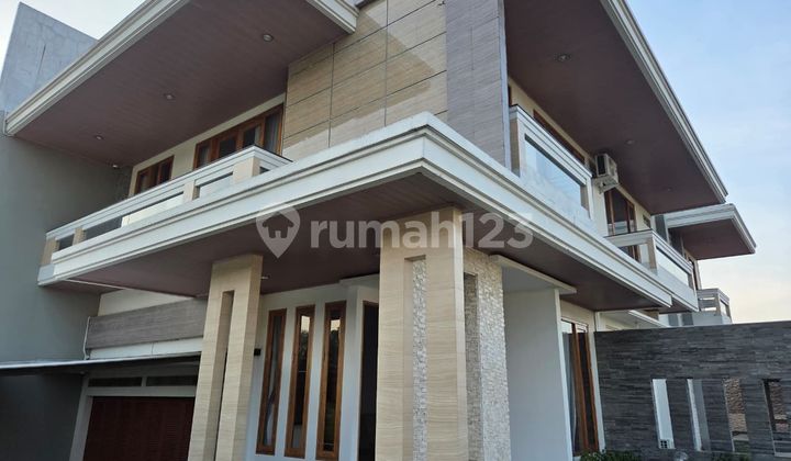 Rumah Mewah Full Furnished View Kota Paling Keren di Candi Golf 1