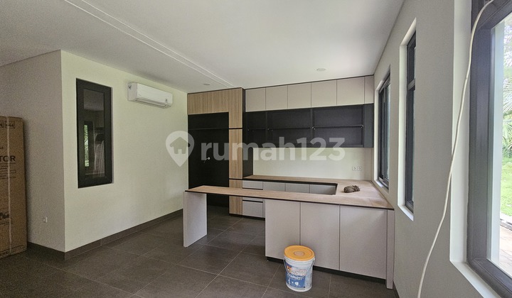 Rumah Baru Furnished Siap Huni di Candi Golf Semarang 2